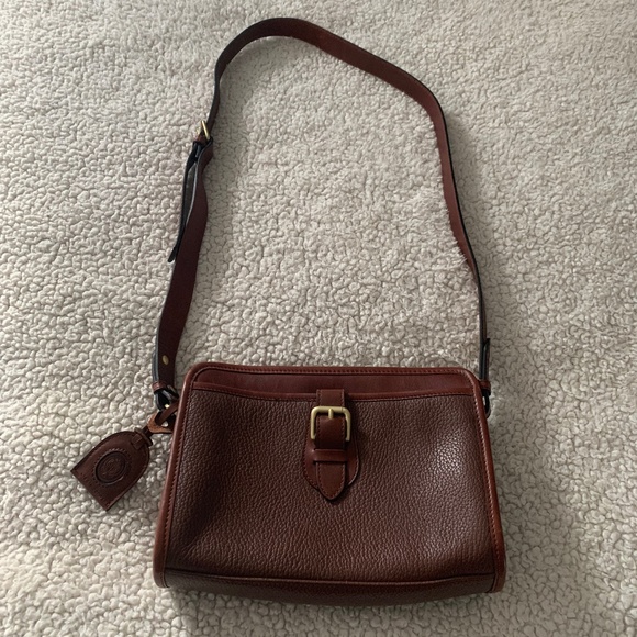 Liz Claiborne Handbags - Liz Claiborne Vintage Leather Crossbody Bag